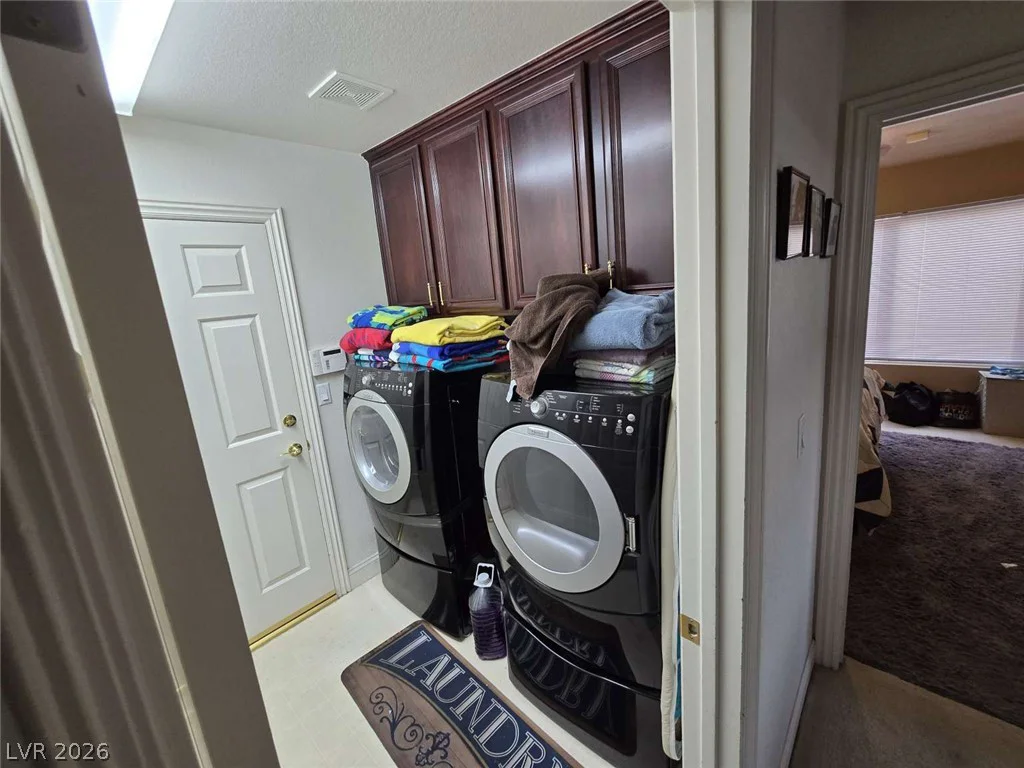 8728 Castle Hill, Las Vegas, NV 89129