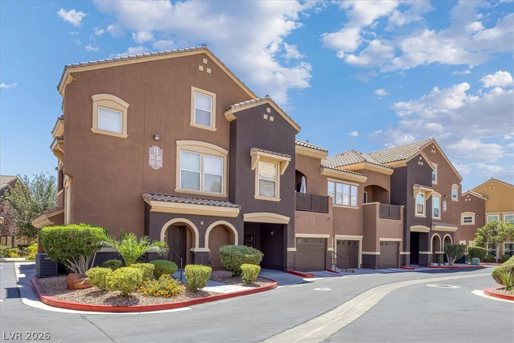 3975 Hualapai, Las Vegas, NV 89129