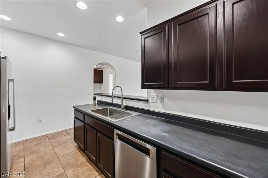 3975 Hualapai, Las Vegas, NV 89129