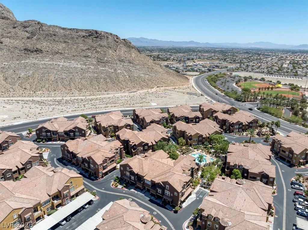 3975 Hualapai, Las Vegas, NV 89129