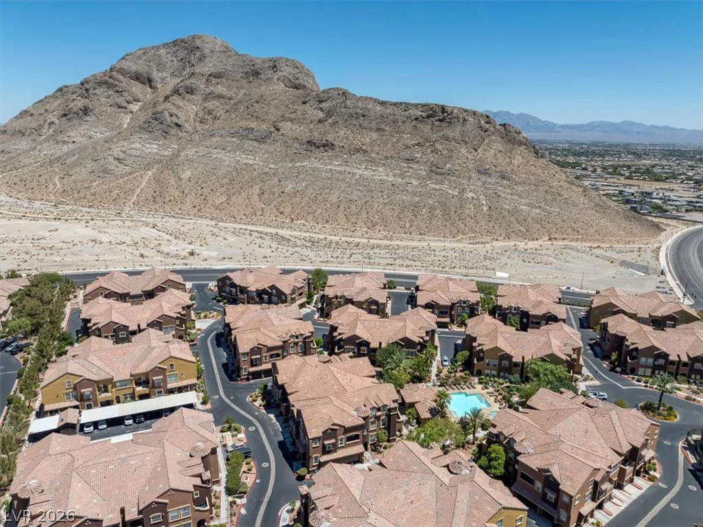 3975 Hualapai, Las Vegas, NV 89129