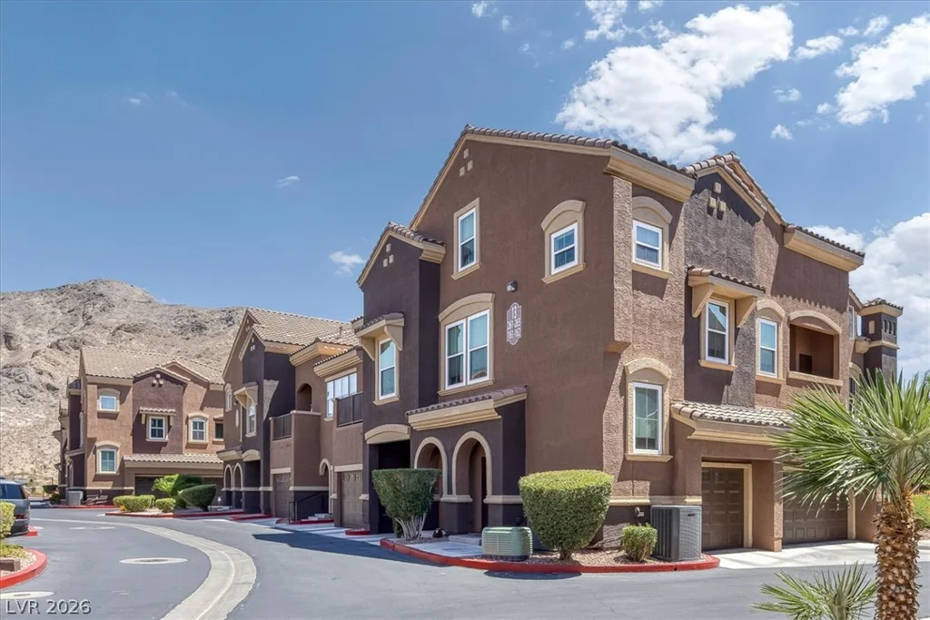3975 Hualapai, Las Vegas, NV 89129