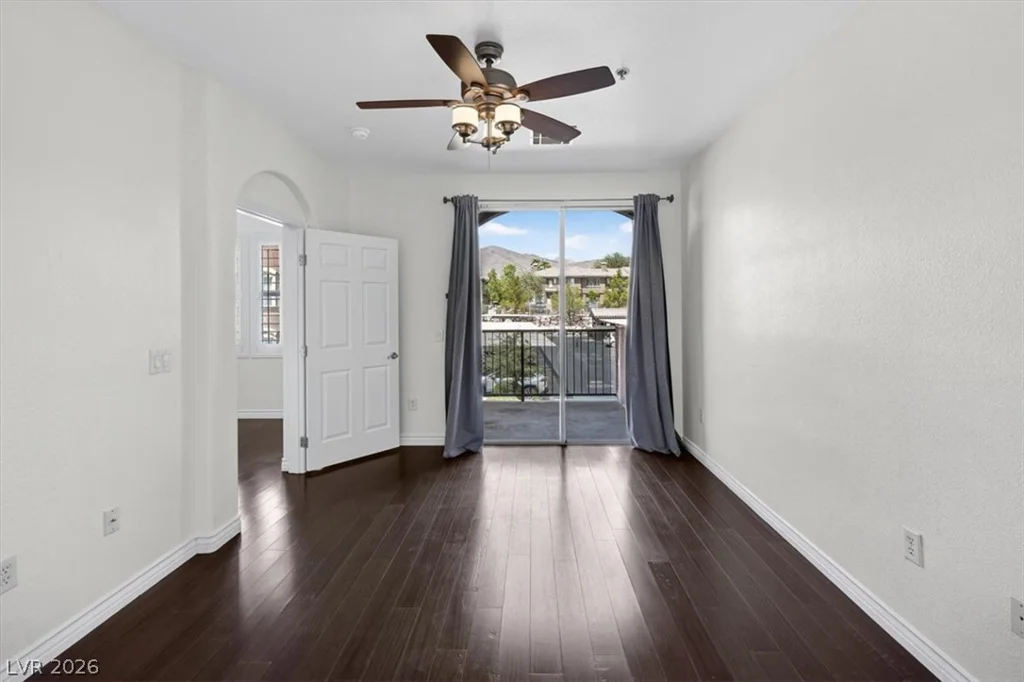 3975 Hualapai, Las Vegas, NV 89129