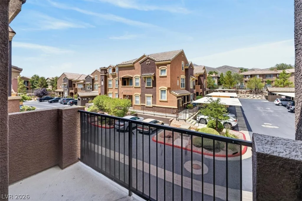 3975 Hualapai, Las Vegas, NV 89129