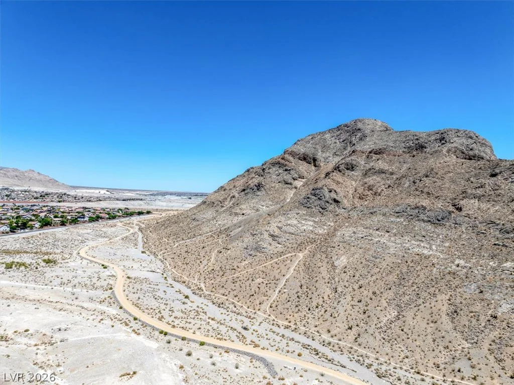 3975 Hualapai, Las Vegas, NV 89129