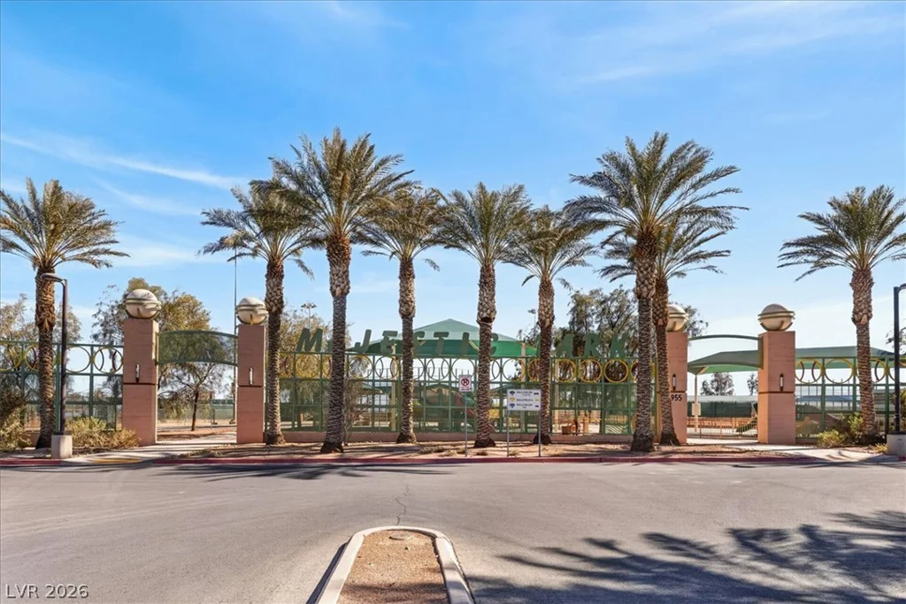 3975 Hualapai, Las Vegas, NV 89129