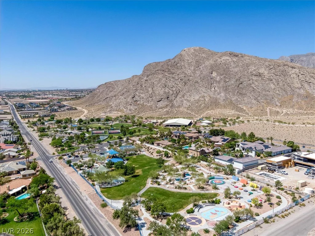 3975 Hualapai, Las Vegas, NV 89129
