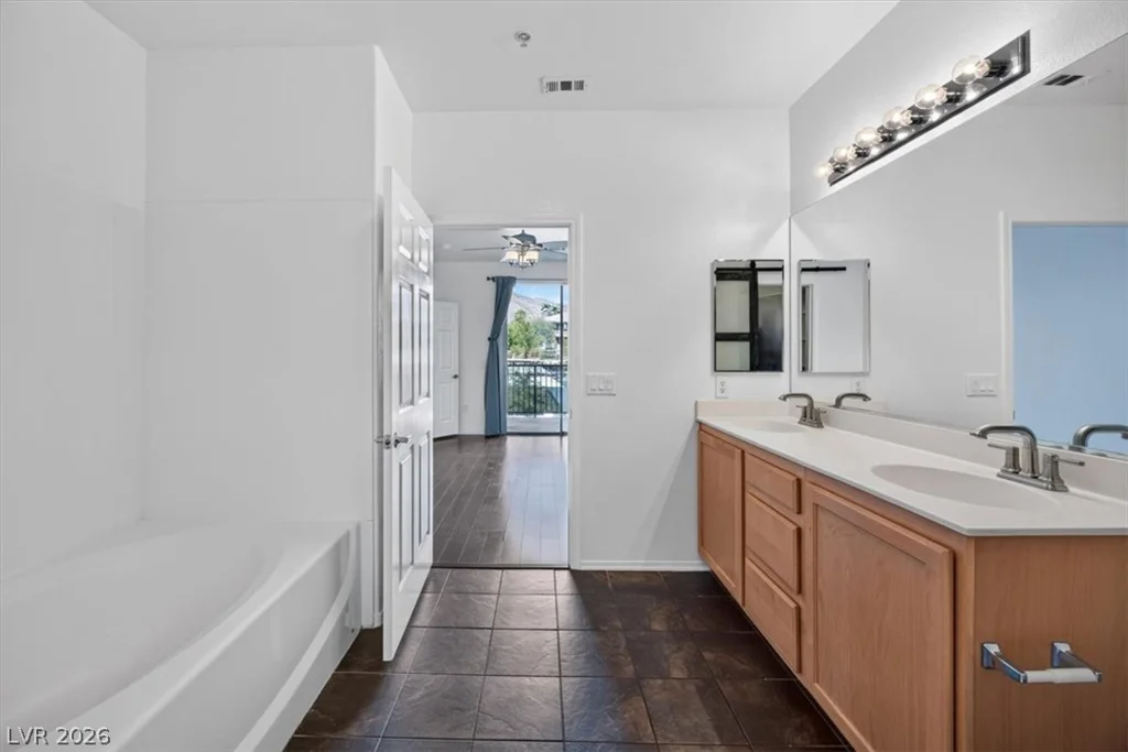 3975 Hualapai, Las Vegas, NV 89129