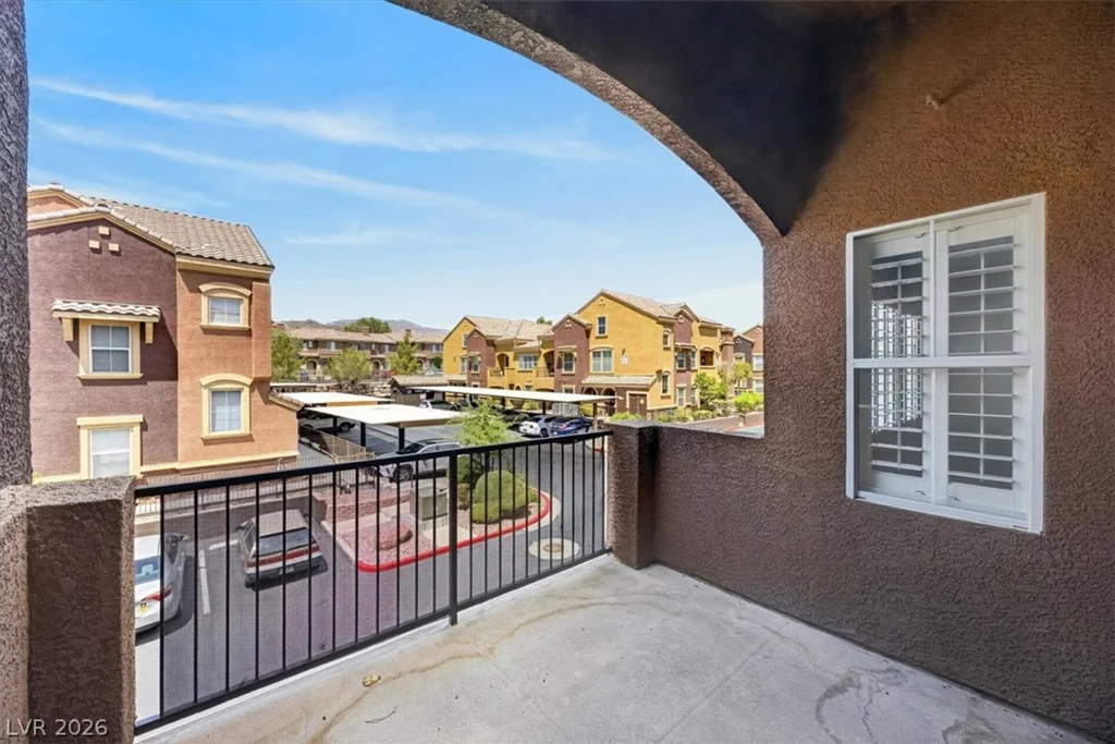 3975 Hualapai, Las Vegas, NV 89129