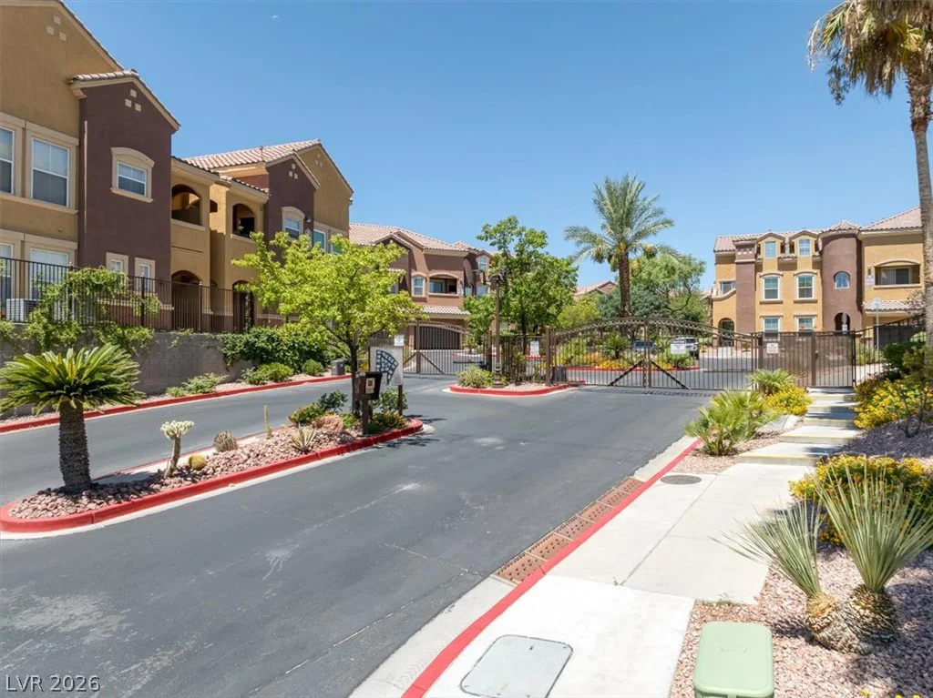 3975 Hualapai, Las Vegas, NV 89129