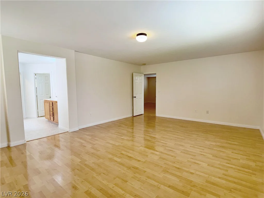 6729 Sea Swallow, North Las Vegas, NV 89084