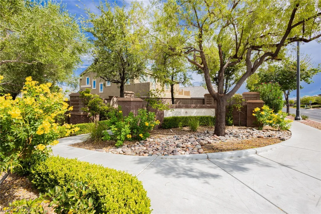 7423 Bretton Oaks, Las Vegas, NV 89166