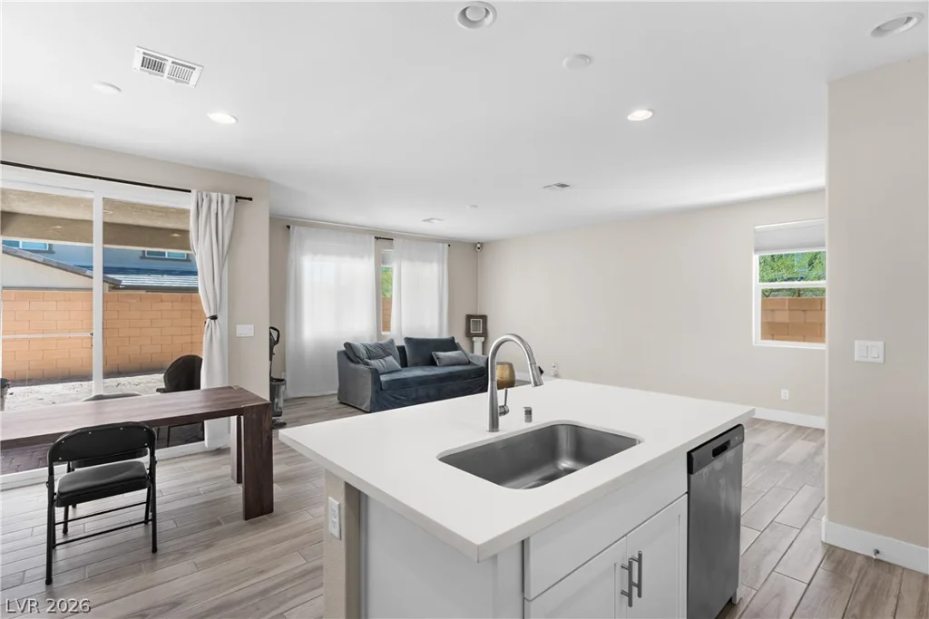 1049 Williamtown, North Las Vegas, NV 89084