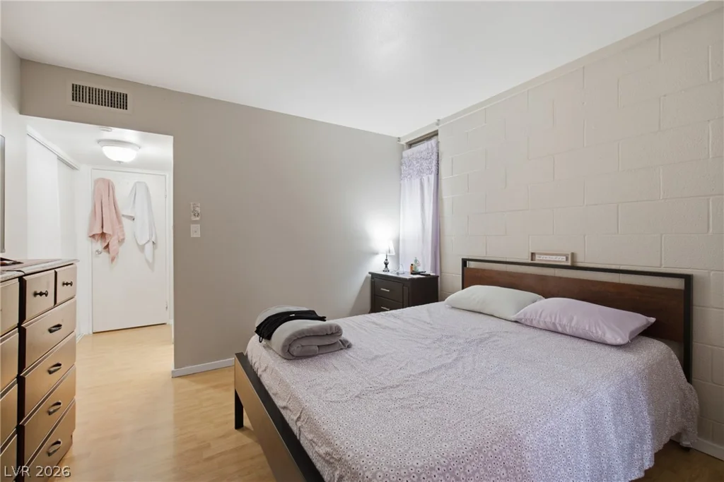 2740 Reynolds, North Las Vegas, NV 89030