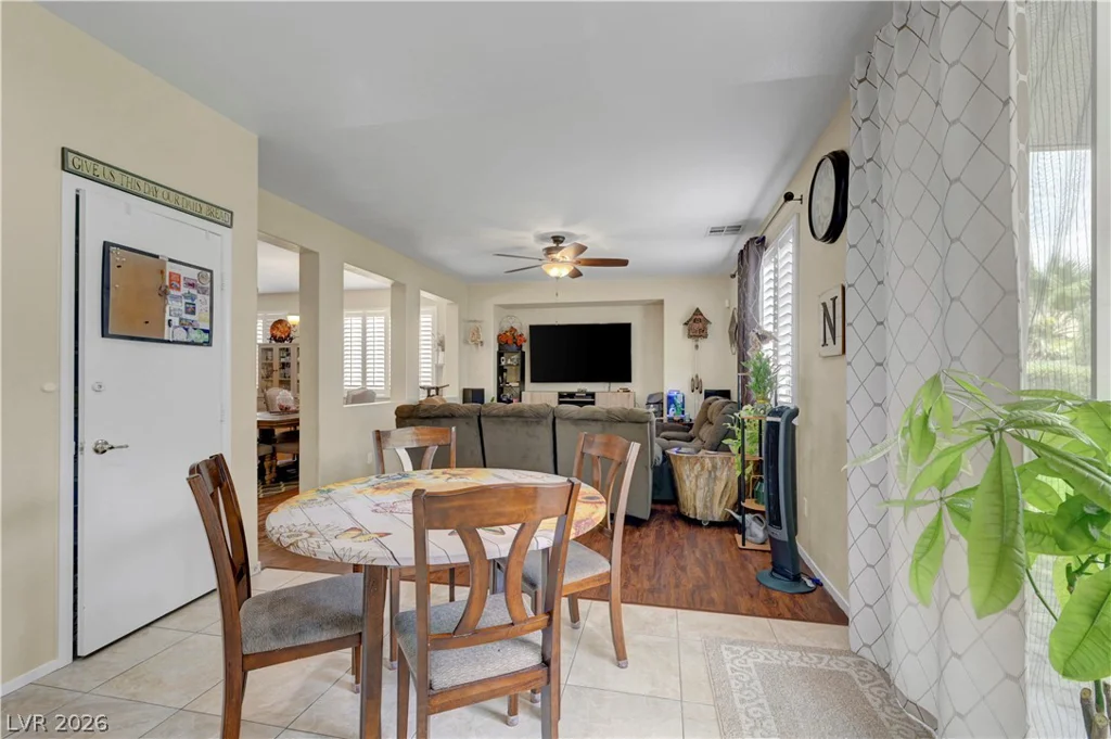 5622 Doe Springs, North Las Vegas, NV 89031