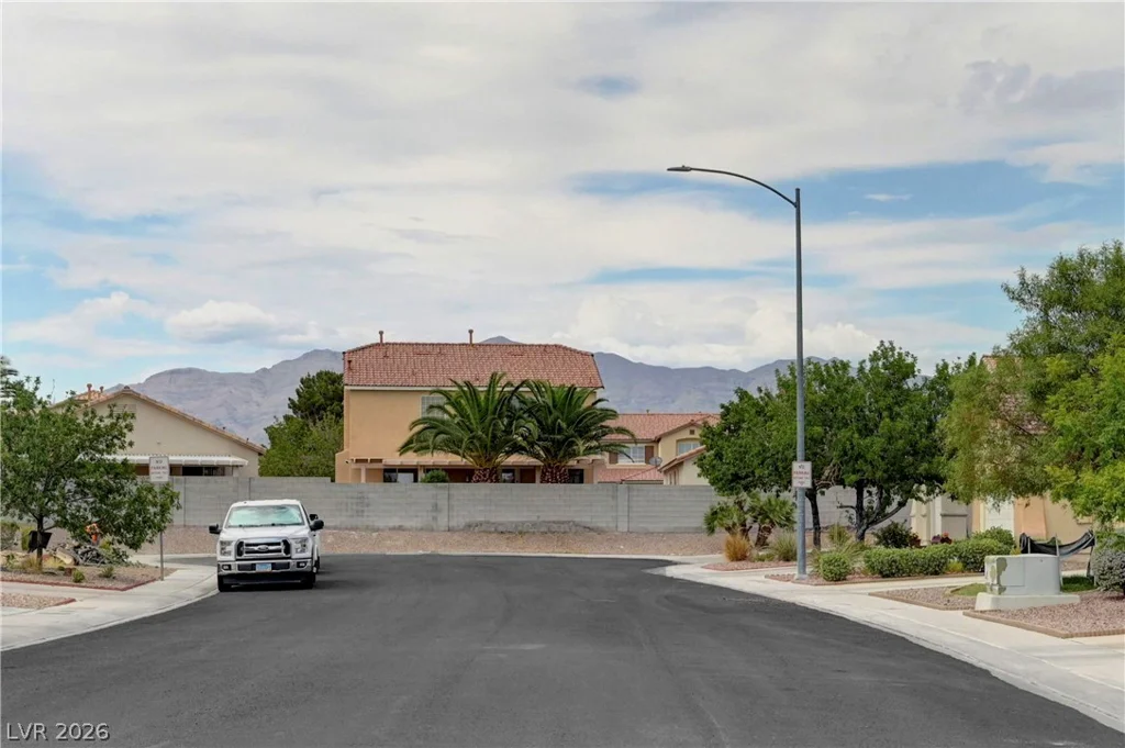 5622 Doe Springs, North Las Vegas, NV 89031