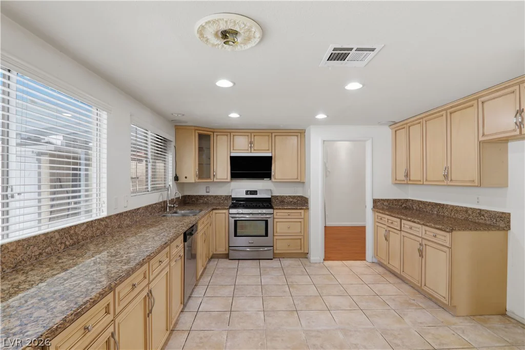 4727 Beaconsfield, Las Vegas, NV 89147