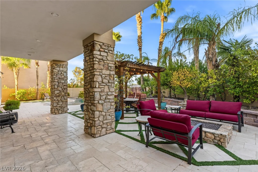 2004 Slow Wind, Las Vegas, NV 89134