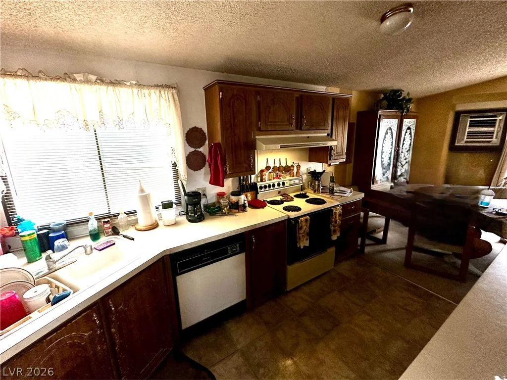 3051 Van, Pahrump, NV 89048