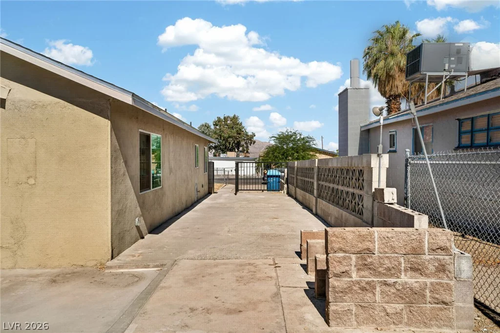 617 11th, Las Vegas, NV 89101