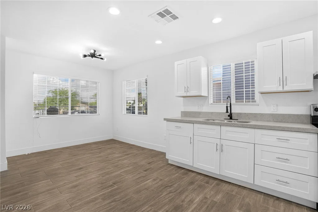 617 11th, Las Vegas, NV 89101
