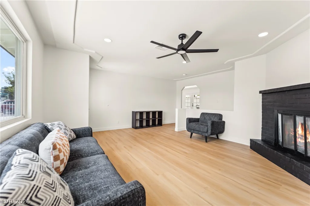 4980 Idaho, Las Vegas, NV 89104