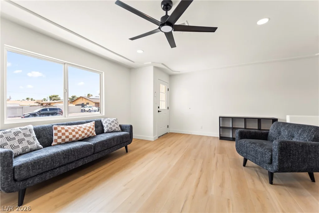 4980 Idaho, Las Vegas, NV 89104