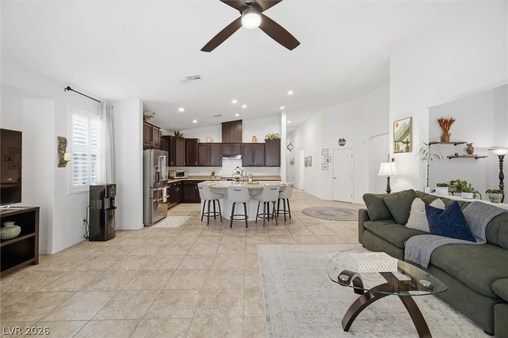 9821 Buttermilk Falls, Las Vegas, NV 89178