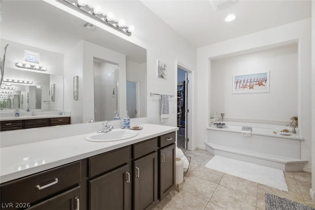9821 Buttermilk Falls, Las Vegas, NV 89178
