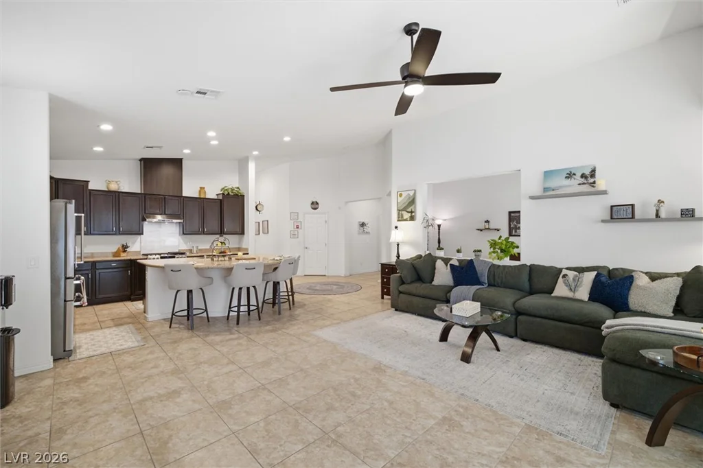 9821 Buttermilk Falls, Las Vegas, NV 89178