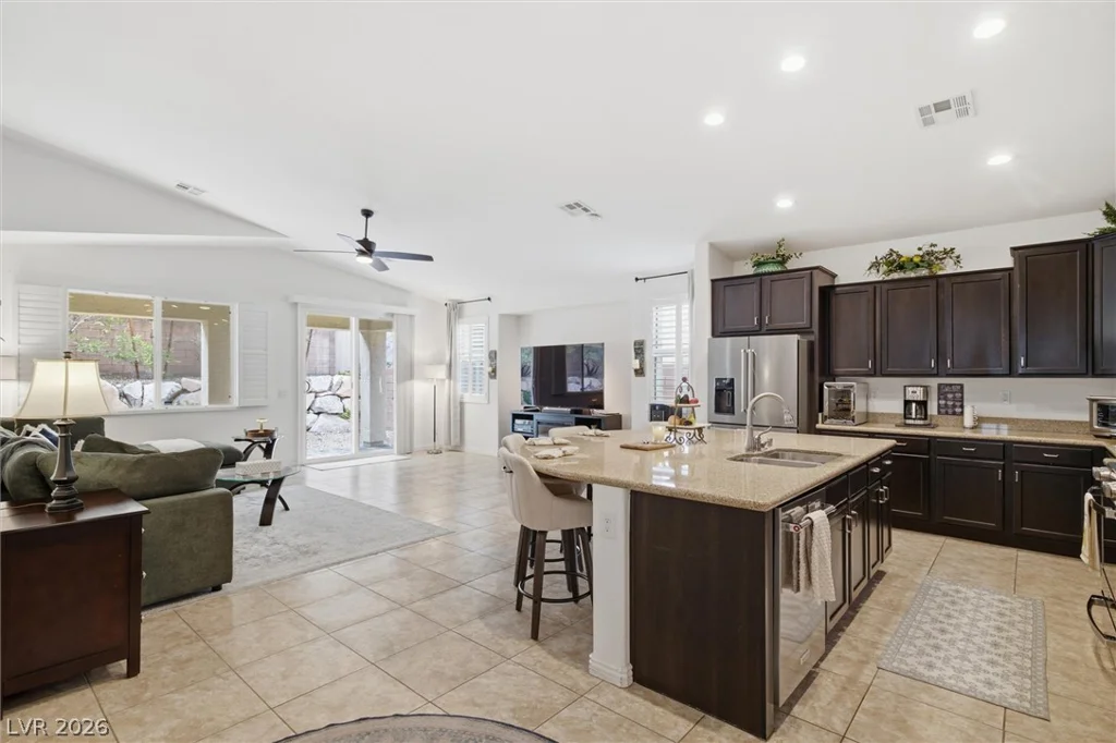 9821 Buttermilk Falls, Las Vegas, NV 89178