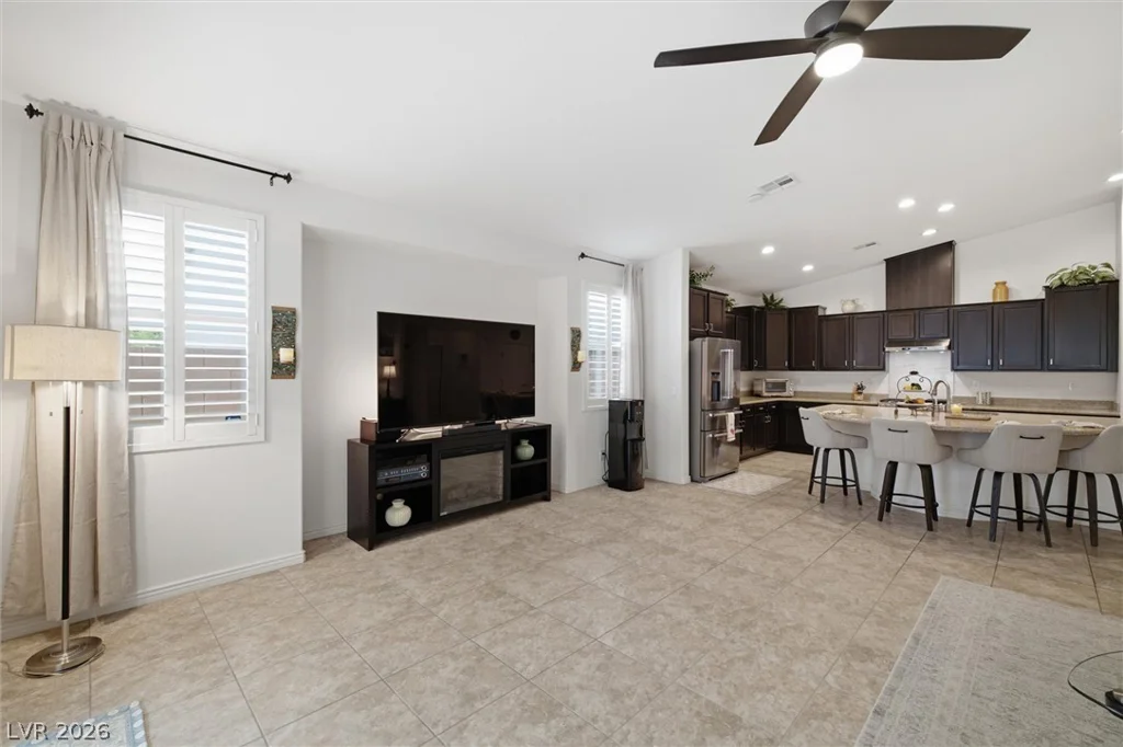 9821 Buttermilk Falls, Las Vegas, NV 89178