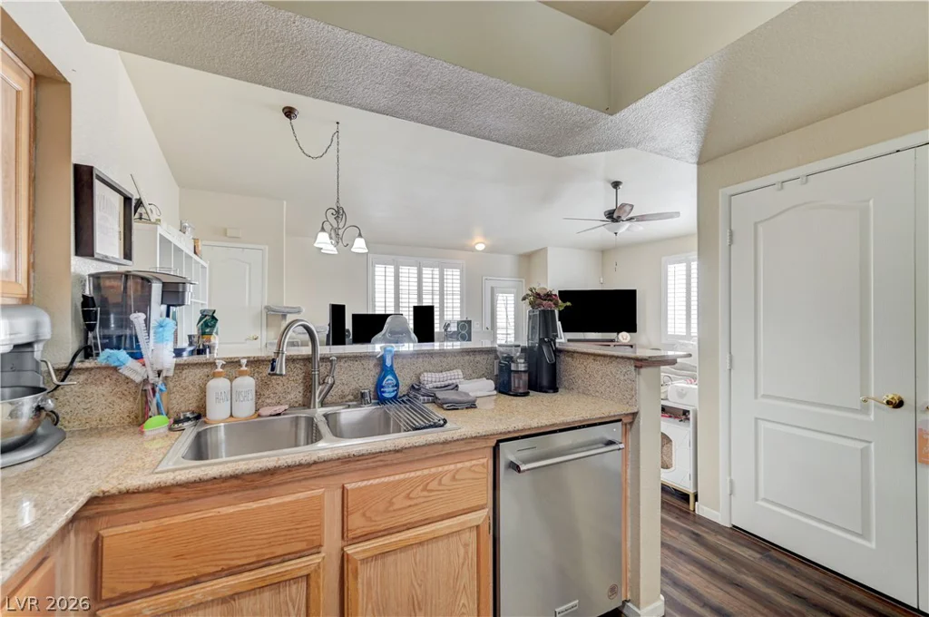 7700 Constanso, Las Vegas, NV 89128