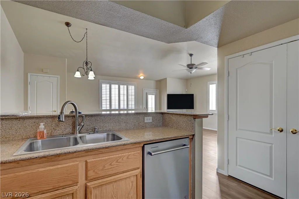 7700 Constanso, Las Vegas, NV 89128