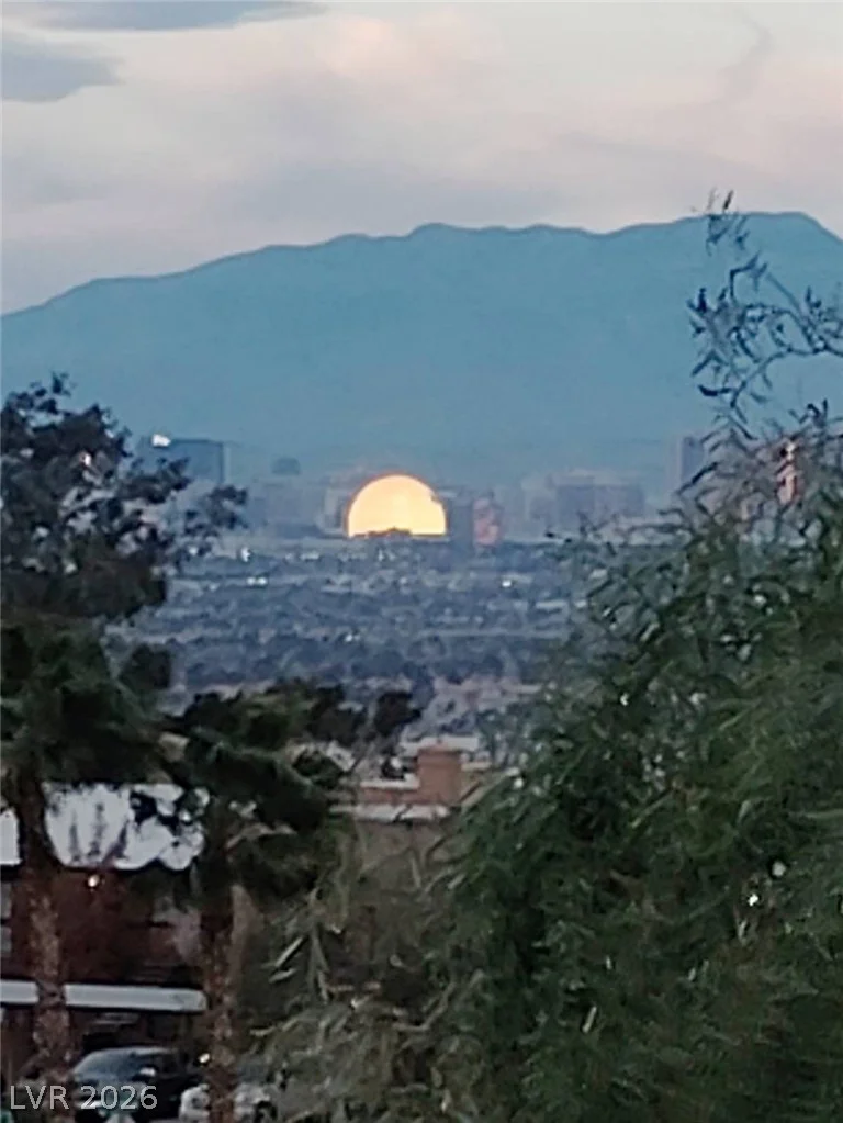 2110 Los Feliz, Las Vegas, NV 89156