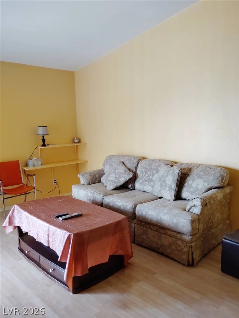 2110 Los Feliz, Las Vegas, NV 89156