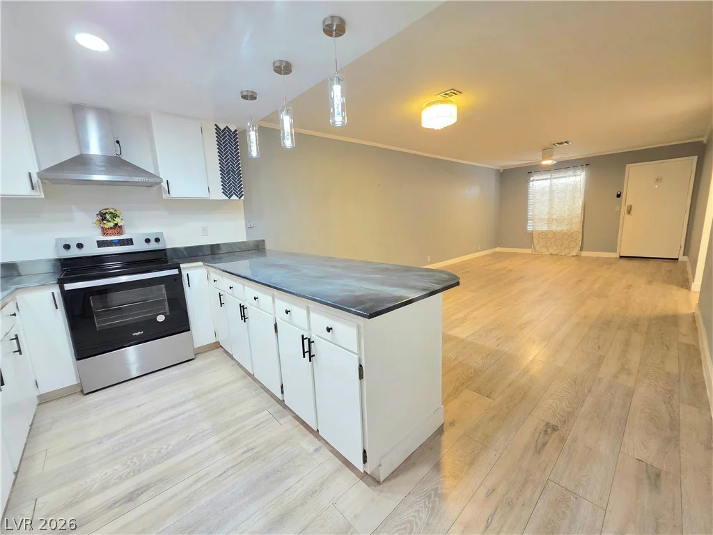 3275 Arville, Las Vegas, NV 89102