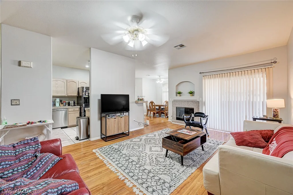 1604 Cardinal Bluff, Las Vegas, NV 89128