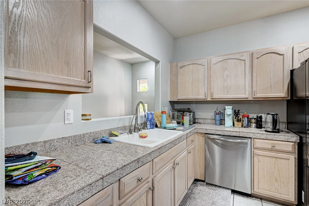 1604 Cardinal Bluff, Las Vegas, NV 89128