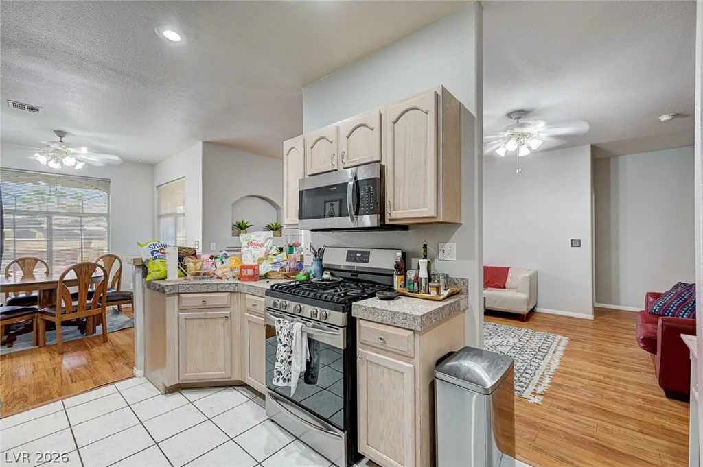 1604 Cardinal Bluff, Las Vegas, NV 89128