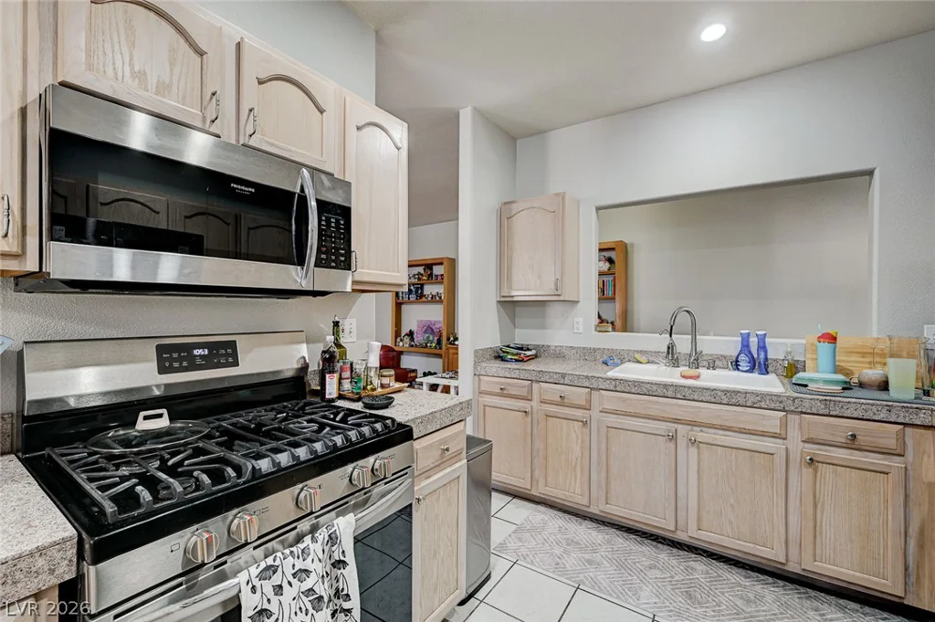 1604 Cardinal Bluff, Las Vegas, NV 89128