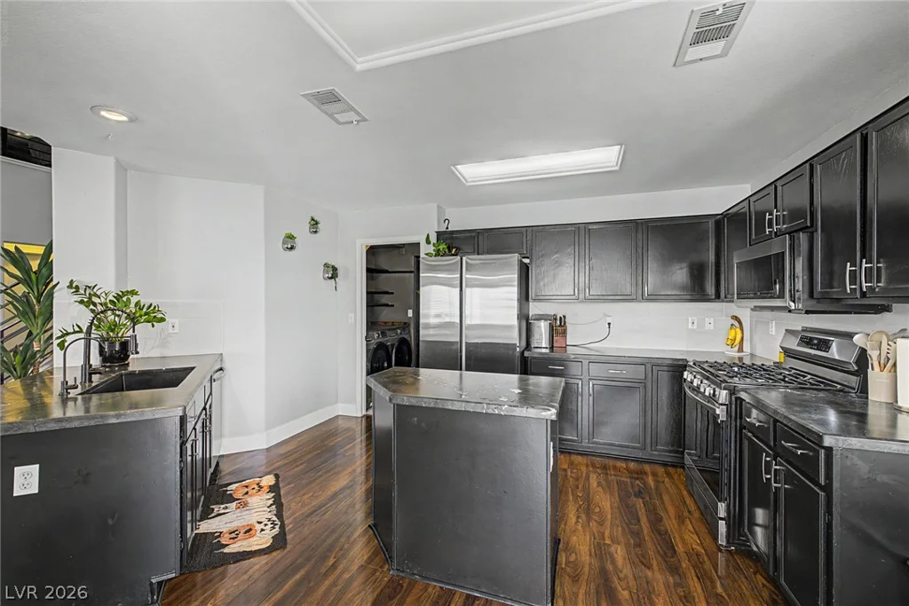 977 Cedar Pines, Henderson, NV 89011