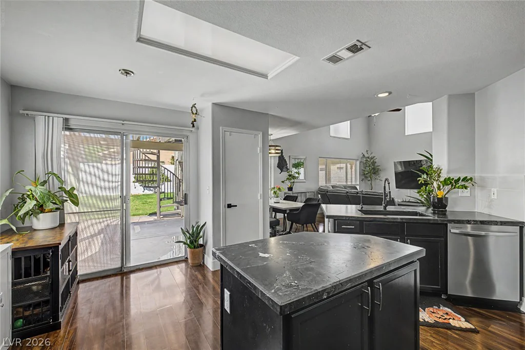 977 Cedar Pines, Henderson, NV 89011