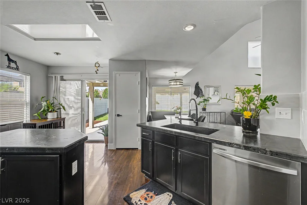 977 Cedar Pines, Henderson, NV 89011