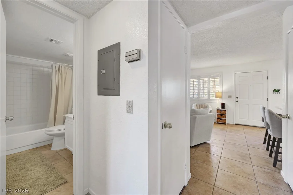 1108 Cimarron, Las Vegas, NV 89128
