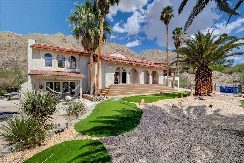 672 Los Feliz, Las Vegas, NV 89110