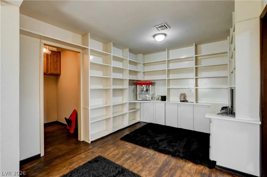 672 Los Feliz, Las Vegas, NV 89110