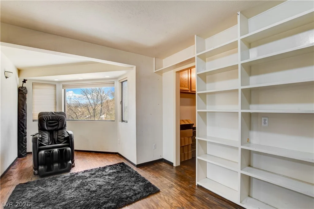672 Los Feliz, Las Vegas, NV 89110