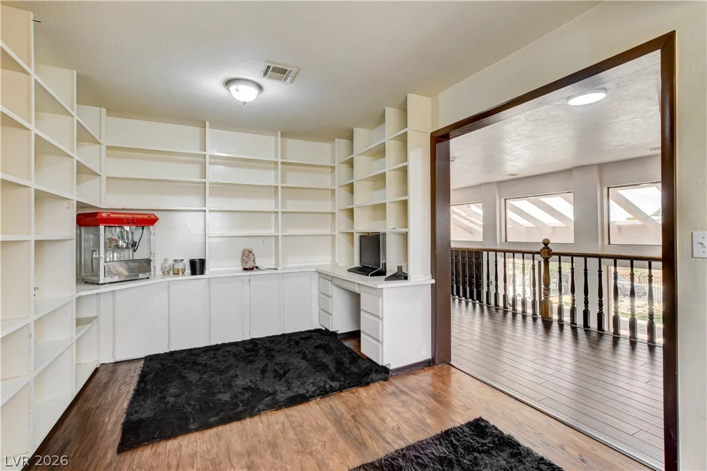 672 Los Feliz, Las Vegas, NV 89110