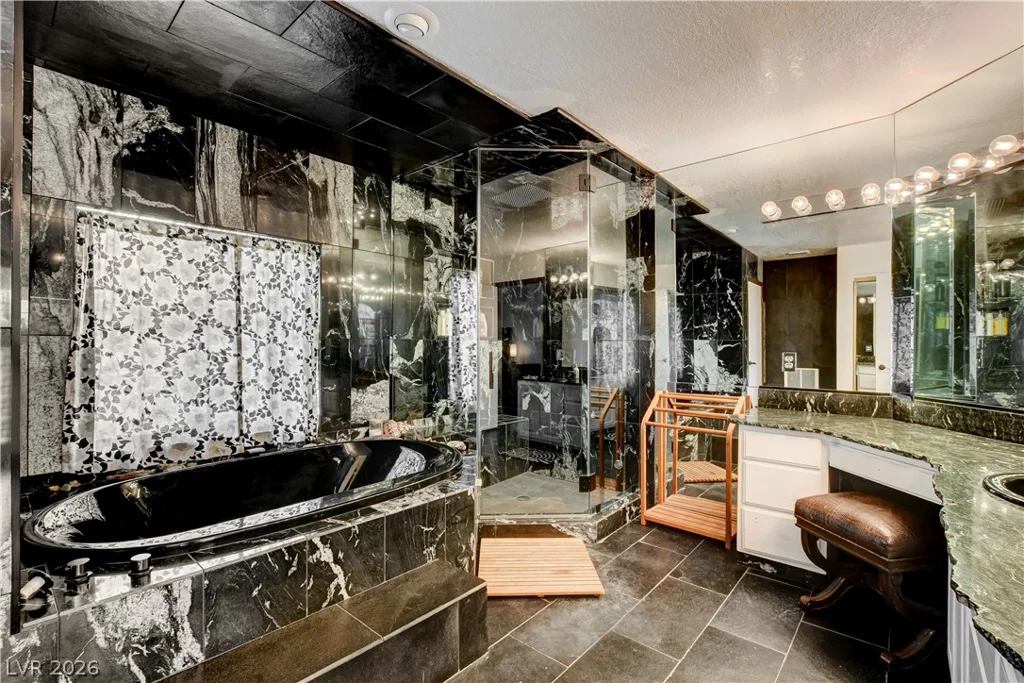 672 Los Feliz, Las Vegas, NV 89110